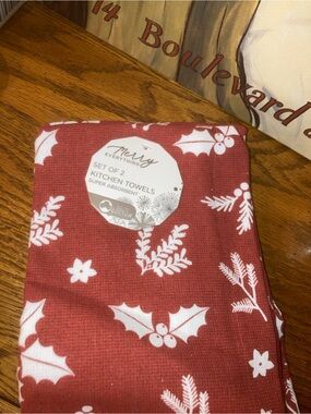 Holiday Kitchen Towels - Set of 2 Red & White  - NWT